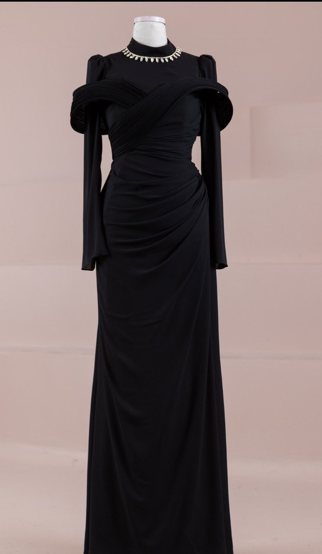 Uzun Siyah Drapeli Gotik Kadın Elbise - Görsel 3