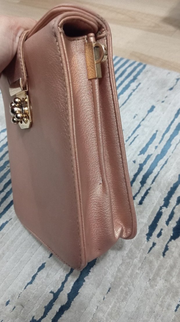 Bej Parlak Deri Kadın Çanta Tokalı - Görsel 3