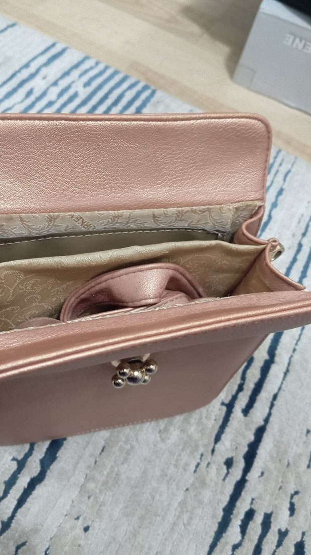 Bej Parlak Deri Kadın Çanta Tokalı - Görsel 5