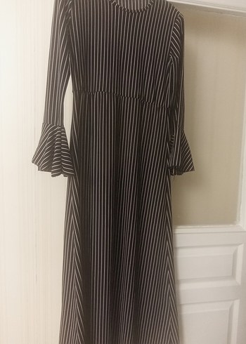 Uzun Kollu Siyah Çizgili Pilili Elbise - Görsel 2