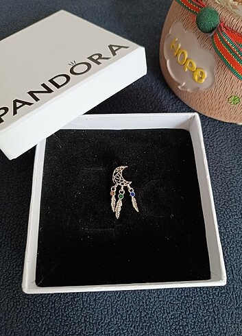 Pandora pandora charm 