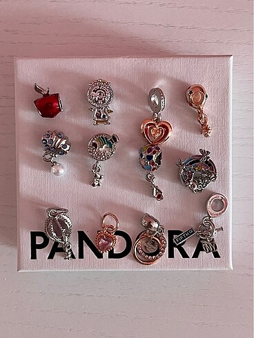 Pandora pandora charm