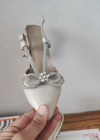 Beyaz Stiletto Topuklu Kadın Abiye Ayakkabı