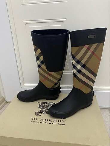 Burberry çizme
