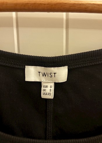 Twist Siyah Taşlı V Yaka Kadın Atlet
