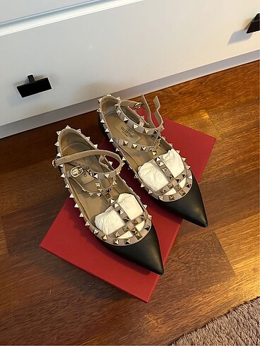 Valentino Rockstud Babet