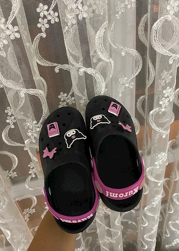 30 Beden Kuromi Süslü Pembe Siyah Kız Terlik 30 Numara