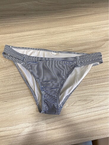 Lacivert çizgili bikini altı