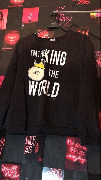 Sweatshirt