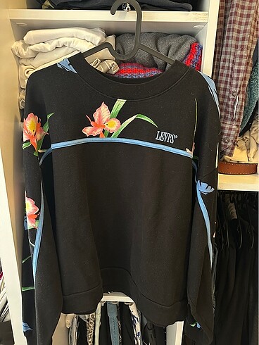 Levis sweatshirt