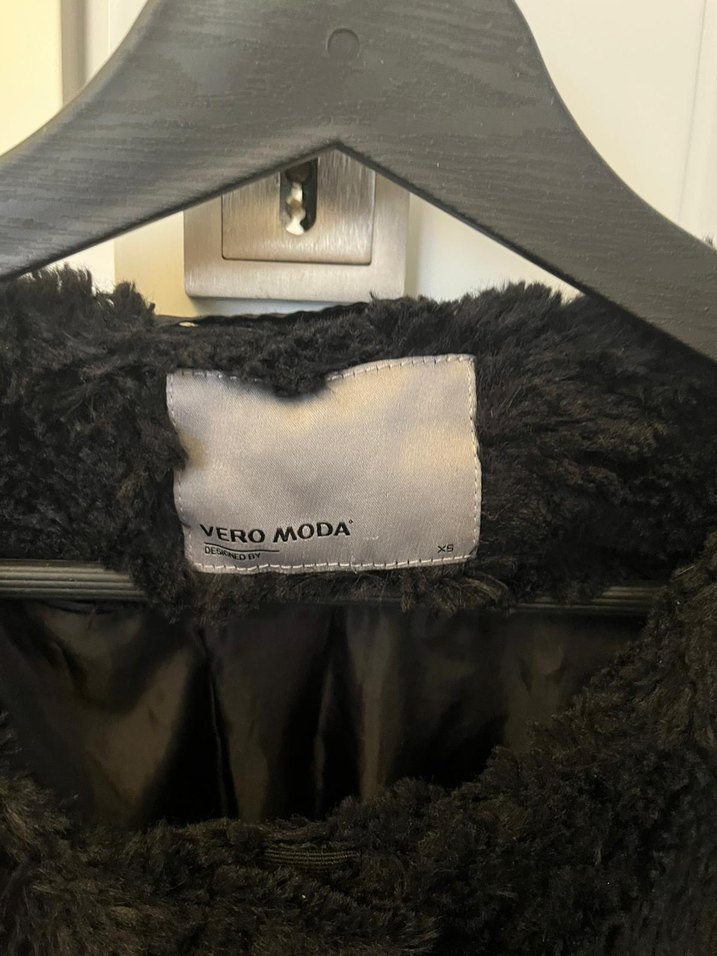 Siyah Kadın Kürk Görünümlü Midi Ceket - Görsel 3