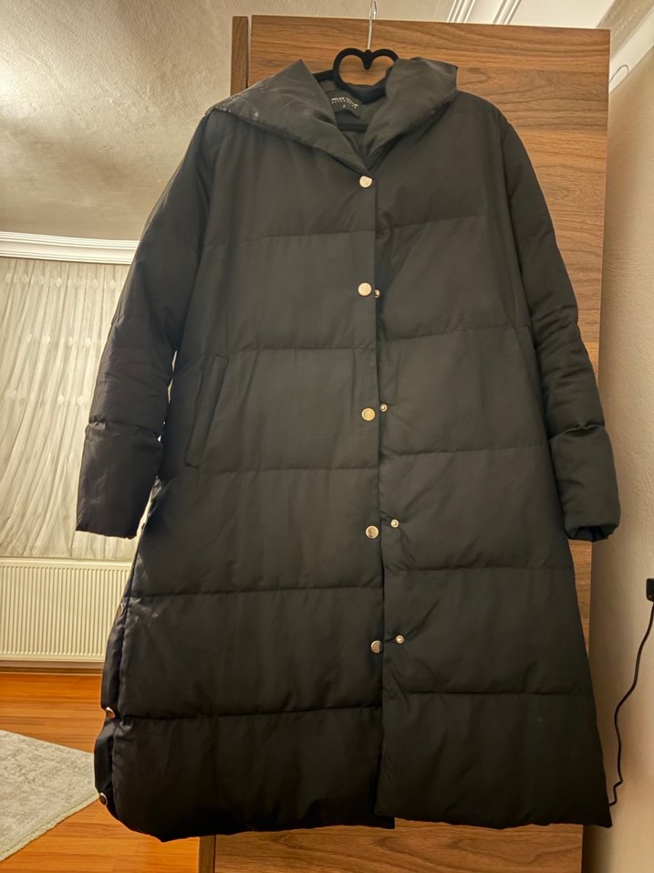 Siyah Kapüşonlu Kadın Uzun Kışlık Mont - Görsel 4