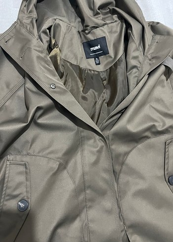 Düğmeli Kapüşonlu Yağmurluk - Görsel 3