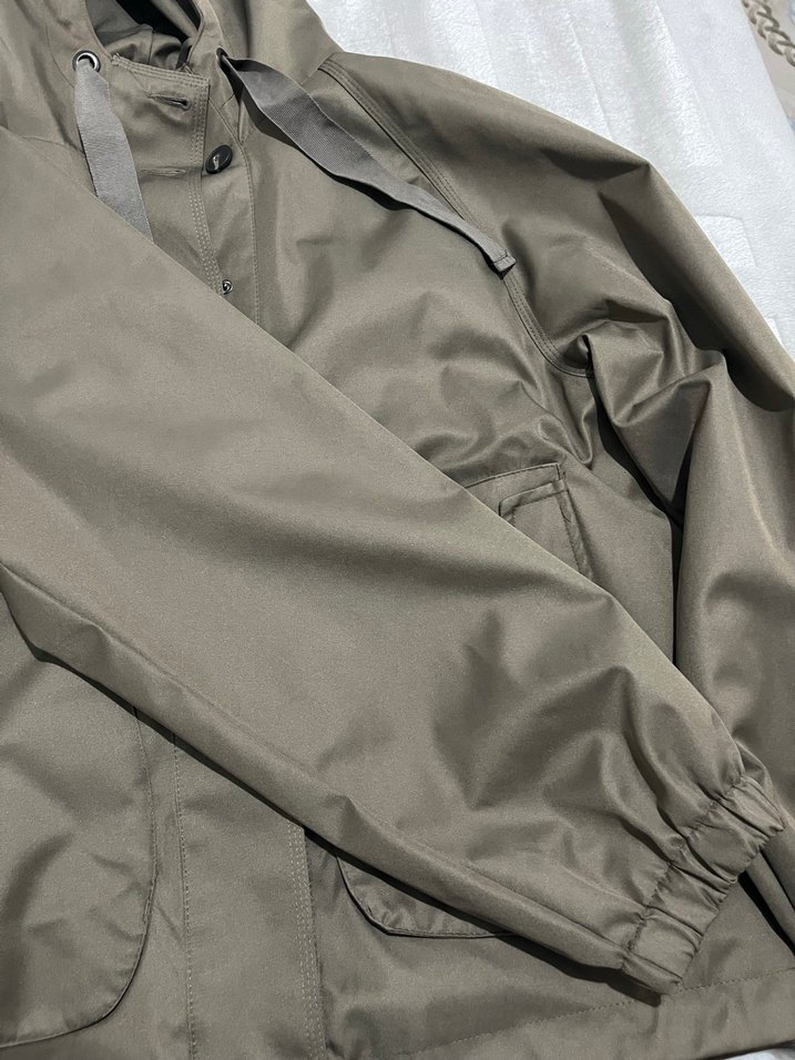 Düğmeli Kapüşonlu Yağmurluk - Görsel 2