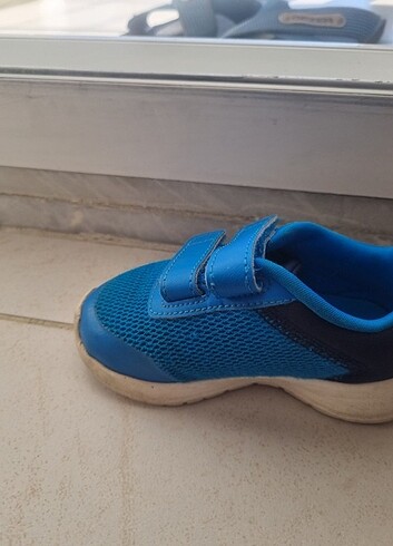 22 Beden Adidas çocuk ayakkabısı