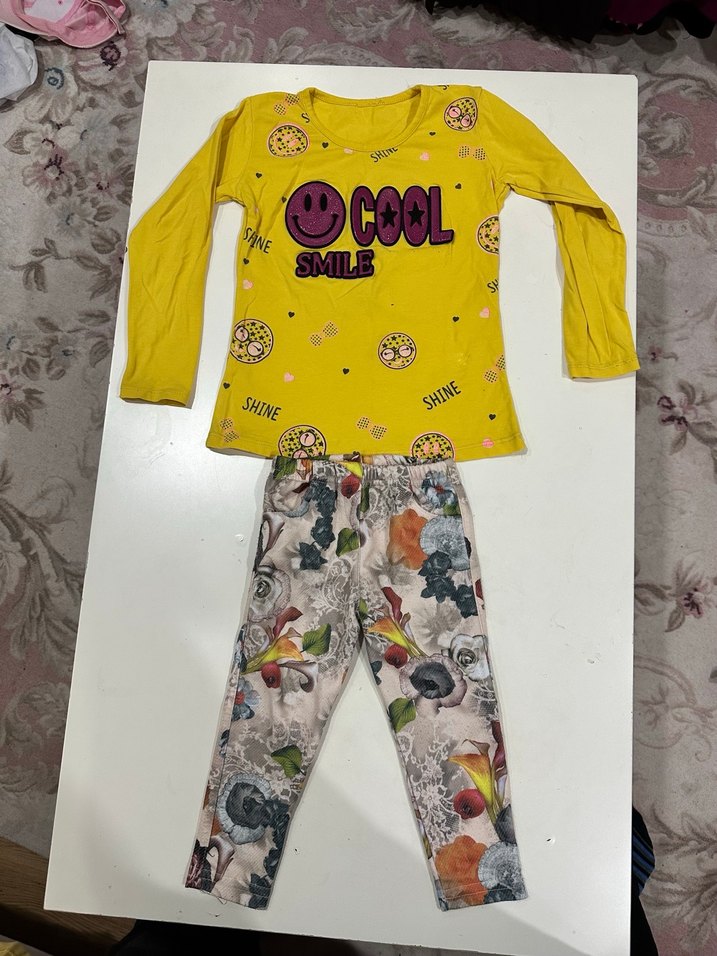 Kız Çocuk Renkli Payetli Sweatshirt ve Desenli Tayt - Görsel 3