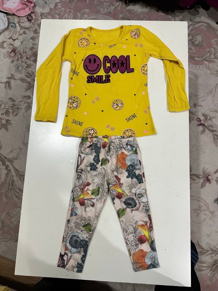 Kız Çocuk Renkli Payetli Sweatshirt ve Desenli Tayt - Görsel 2