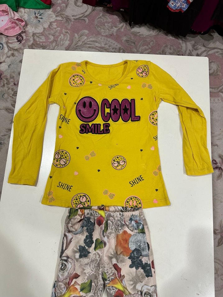 Kız Çocuk Renkli Payetli Sweatshirt ve Desenli Tayt - Görsel 4