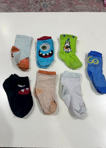 Çocuklar için renkli nakışlı çoraplar - Görsel 2
