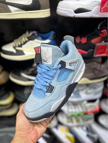 SIFIR KUTULU BARKODLU KAREKODLU ORJİNAL NİKE AİR JORDAN RETRO 4?