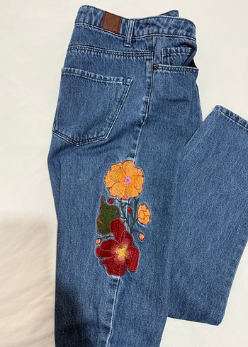 KOTON FAHRİYE EVCEN. Nakışlı  Rahat Kesim Kadın Kot Pantolon - Görsel 3