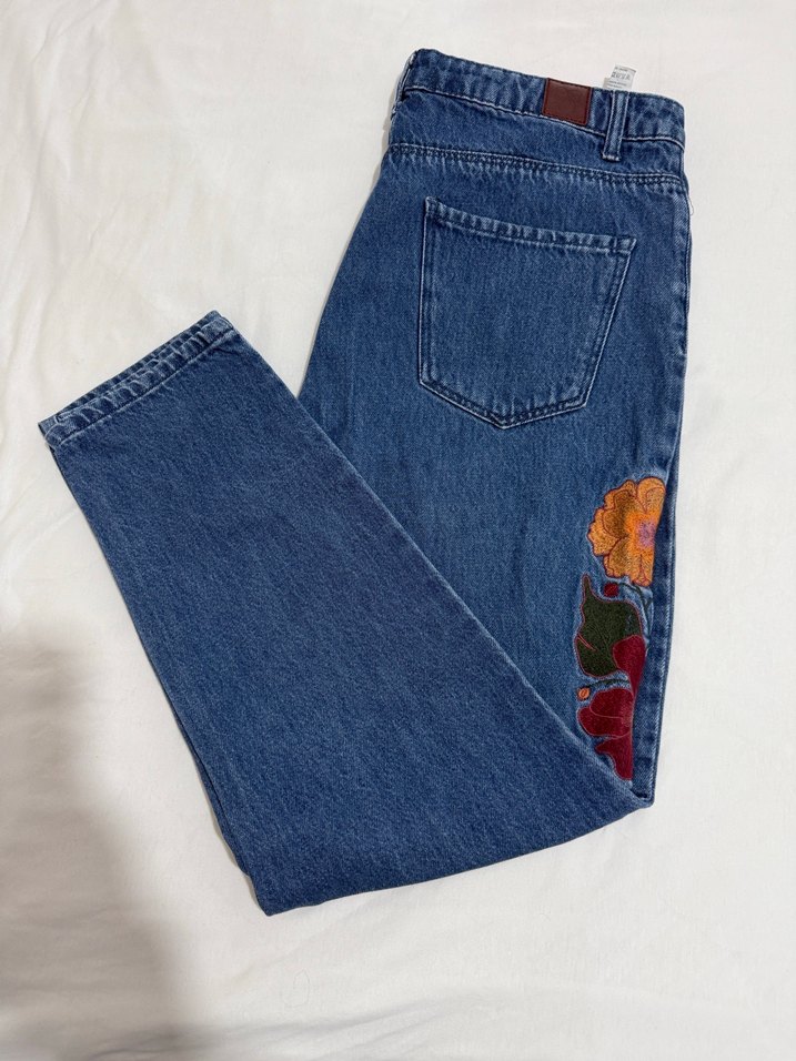 KOTON FAHRİYE EVCEN. Nakışlı  Rahat Kesim Kadın Kot Pantolon - Görsel 4