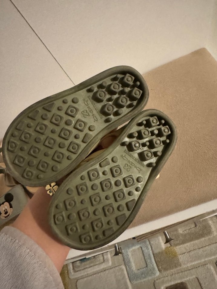 Bej Kız Çocuk Tokalı Terlik - Görsel 2