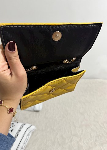 Sarı Zincir Detaylı Kadın Çanta - Görsel 2