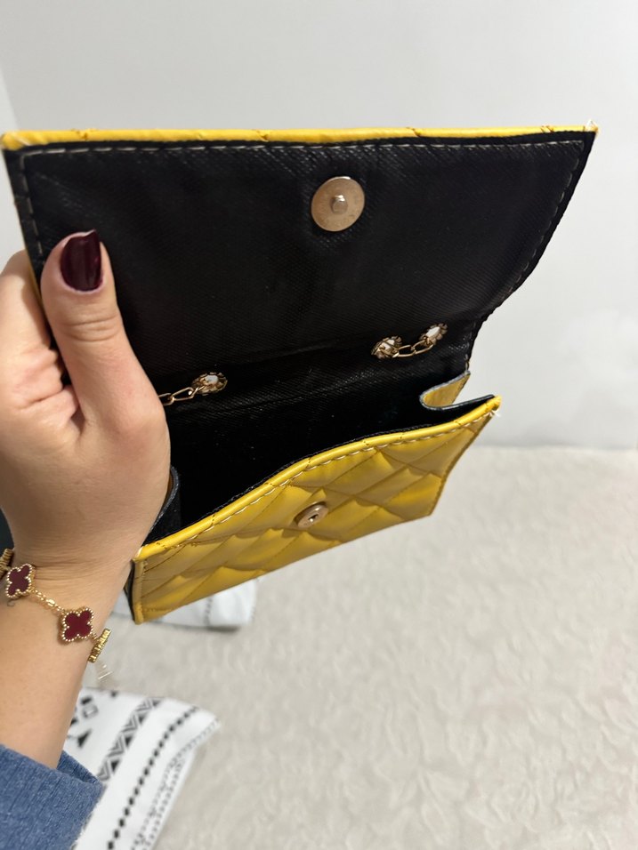 Sarı Zincir Detaylı Kadın Çanta - Görsel 2