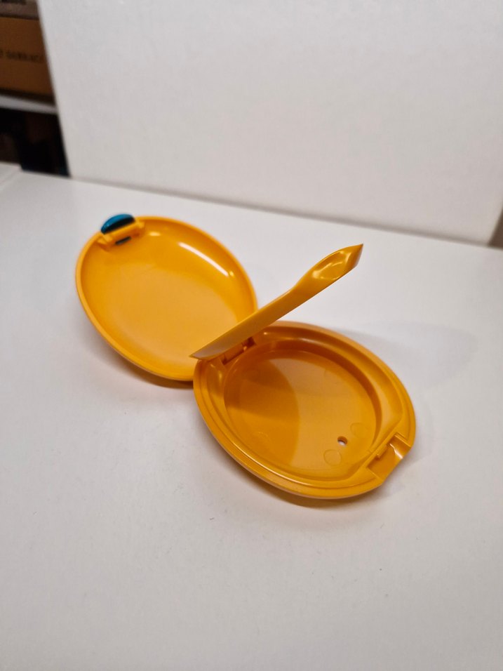 Sarı Renkli Kompakt Pudra Kabı - Görsel 2