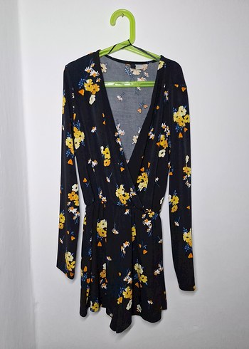 Çiçek Desenli Siyah Kısa Tulum - Görsel 3