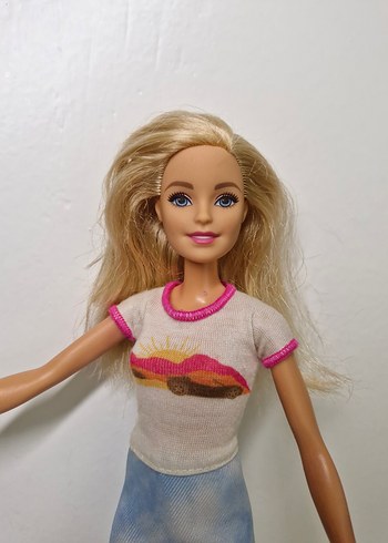 Barbie Bacak Eklemli Barbie Bebek