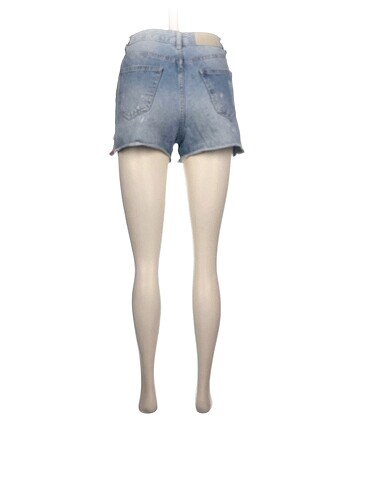 36 Beden Stradivarius Mini Şort %70 İndirimli.