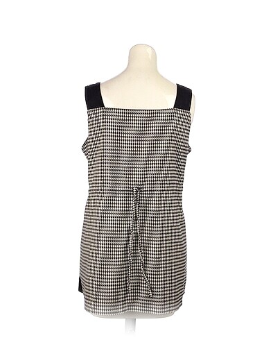 m Beden PreLoved Kısa Elbise %70 İndirimli.
