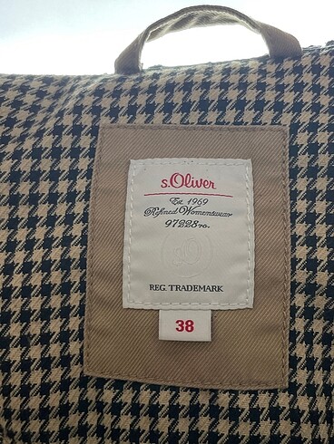 38 Beden çeşitli Renk Diğer Trenchcoat %70 İndirimli.