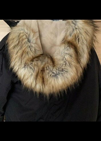 xs Beden Bershka kürklü mont
