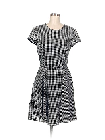 Zara Kısa Elbise %70 İndirimli.