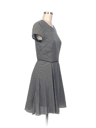 Zara Zara Kısa Elbise %70 İndirimli.