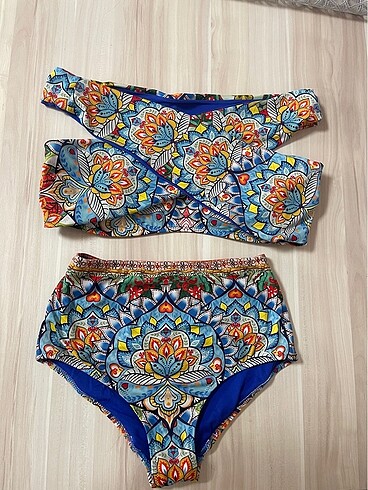 Penti penti yüksek bel bikini takım