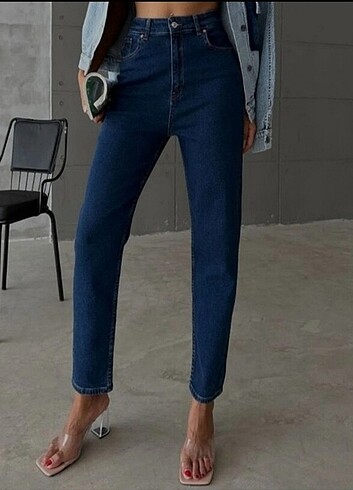 Zara MOM JEAN 