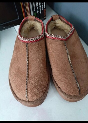 Ugg terlik