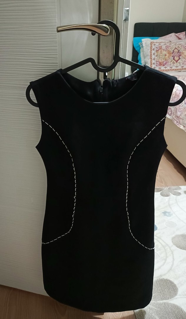 Siyah V Yakalı Kolsuz Midi Elbise - Görsel 2