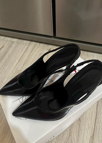 37 Beden siyah Renk Tokalı Siyah Stiletto Topuklu Kadın Ayakkabı