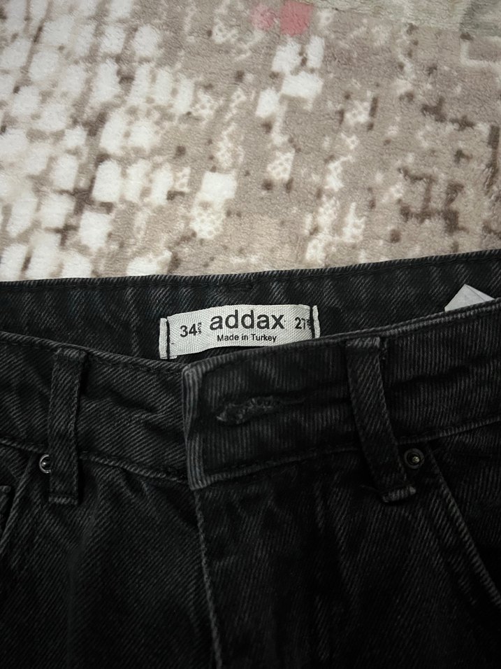 Siyah Yırtık Detaylı Bol Kesim Jean - Görsel 5