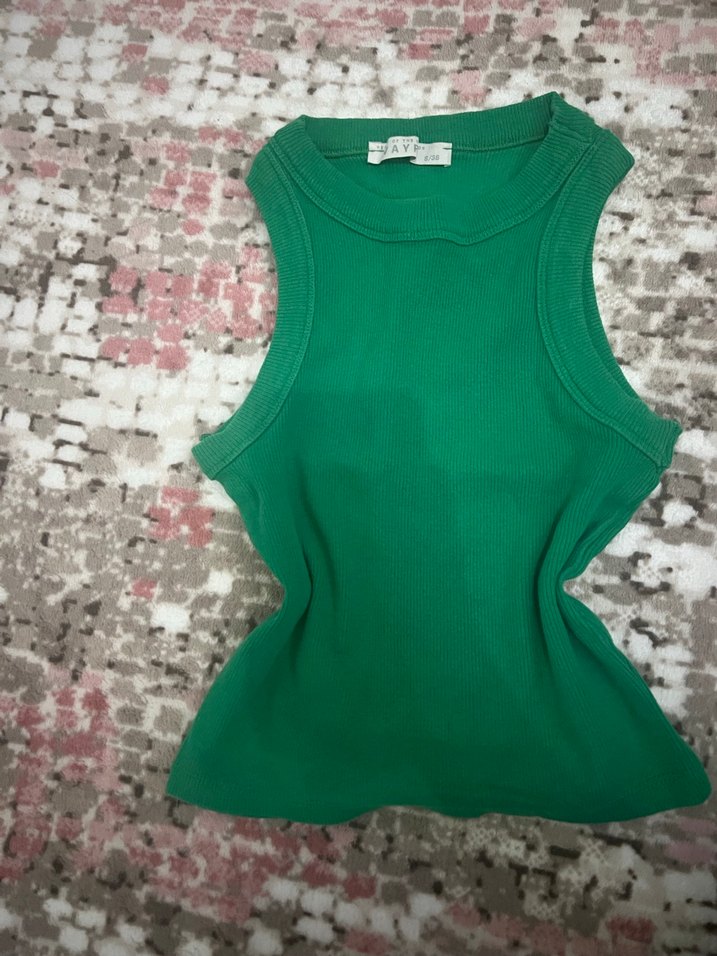 Yeşil Yüksek Yakalı Kadın Atlet - Görsel 2