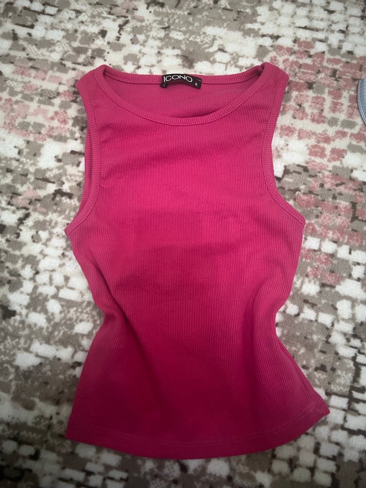 Pembe Yüksek Yakalı Kadın Atlet - Görsel 2