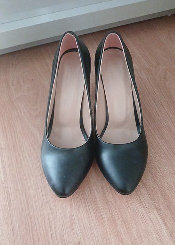 38 Beden Siyah Modern Klasik Stiletto Topuklu Kadın Ayakkabı