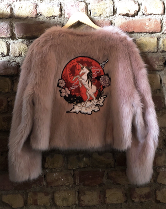 Nicki Minaj H&M Kapsül koleksiyon Pudra Pembe Kürk