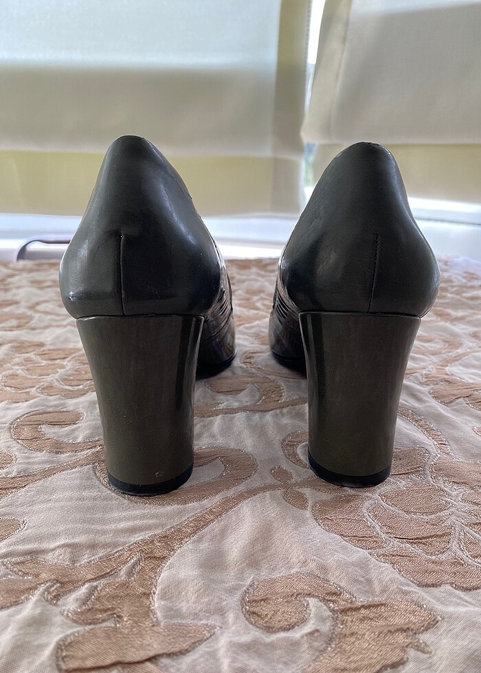 Önü açık rugan kalın topuklu ayakkabı - Görsel 3