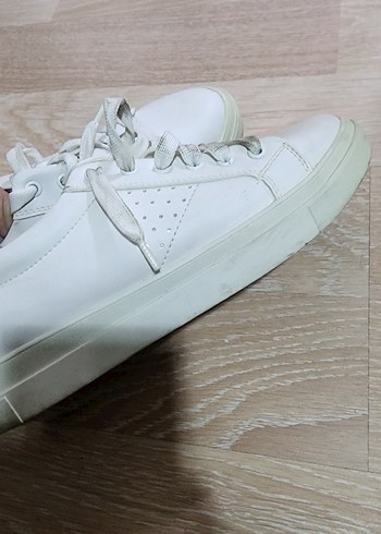 Adidas Beyaz Kadın Spor Ayakkabı